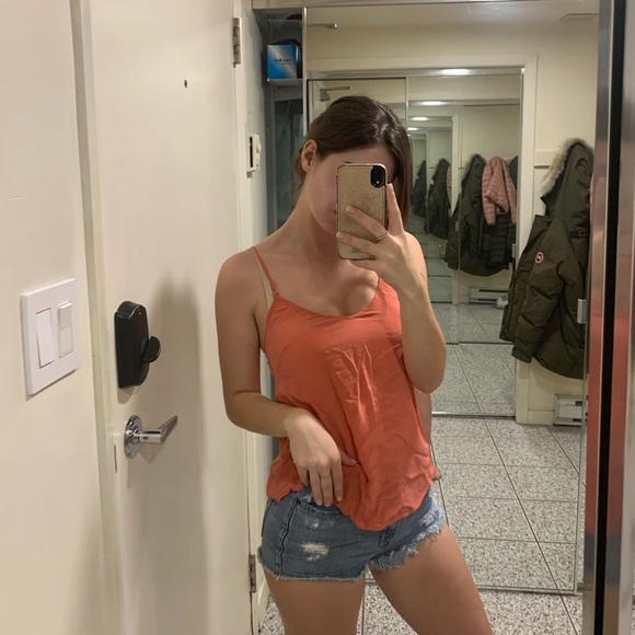 2 Silk Wilfred Tanks - Picture 3 of 5